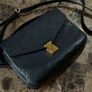 Louis Vuitton Pouchette Métis